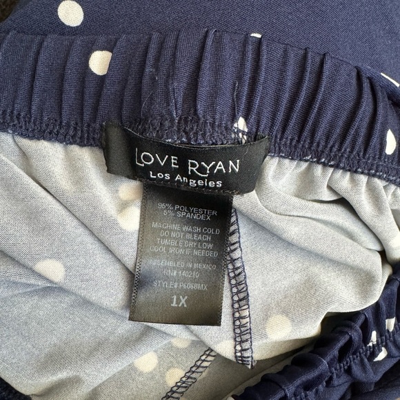 Plus Size Stretchy Pants - Picture 3 of 4